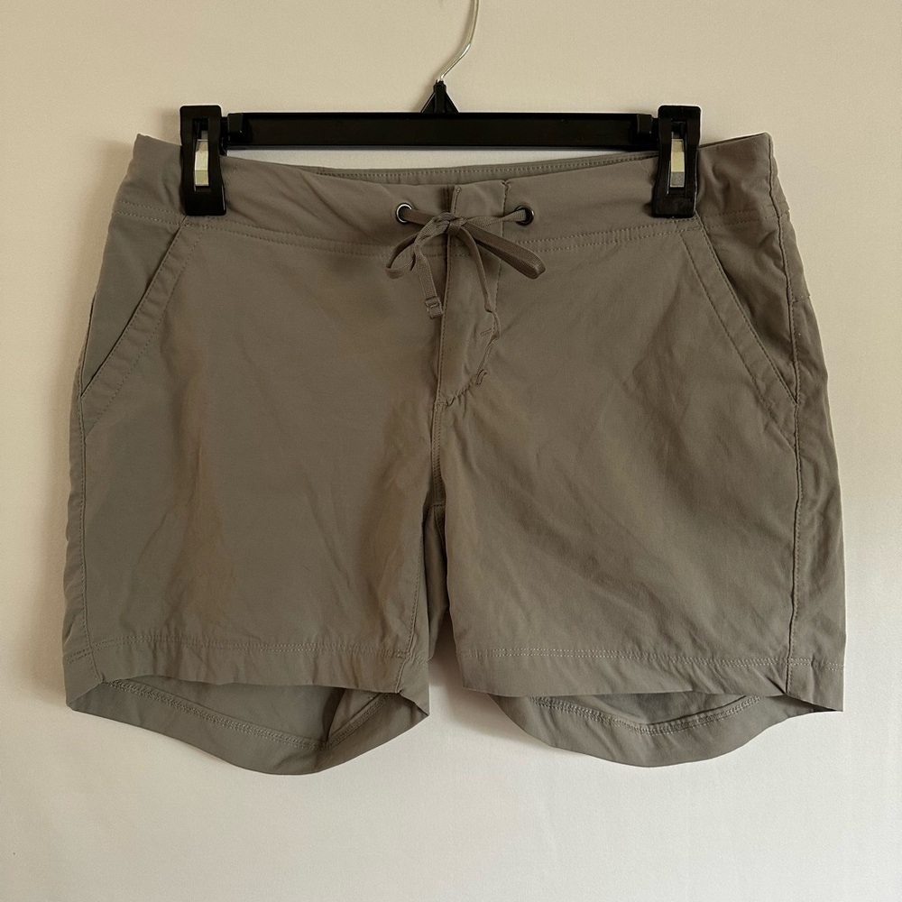 Columbia Women's Shorts Size 6 Grey Omni Shield Advance Repellency Hiking